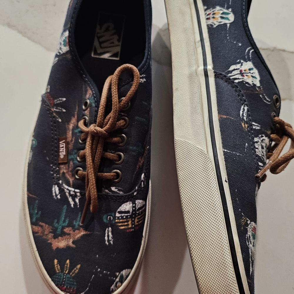 Vans Black Canvas Low-Top Sneakers with Brown Laces and Southwestern Print - Picture 2 of 4